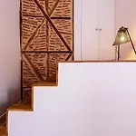 Guestready - Sunny Chic In Santos Daire *